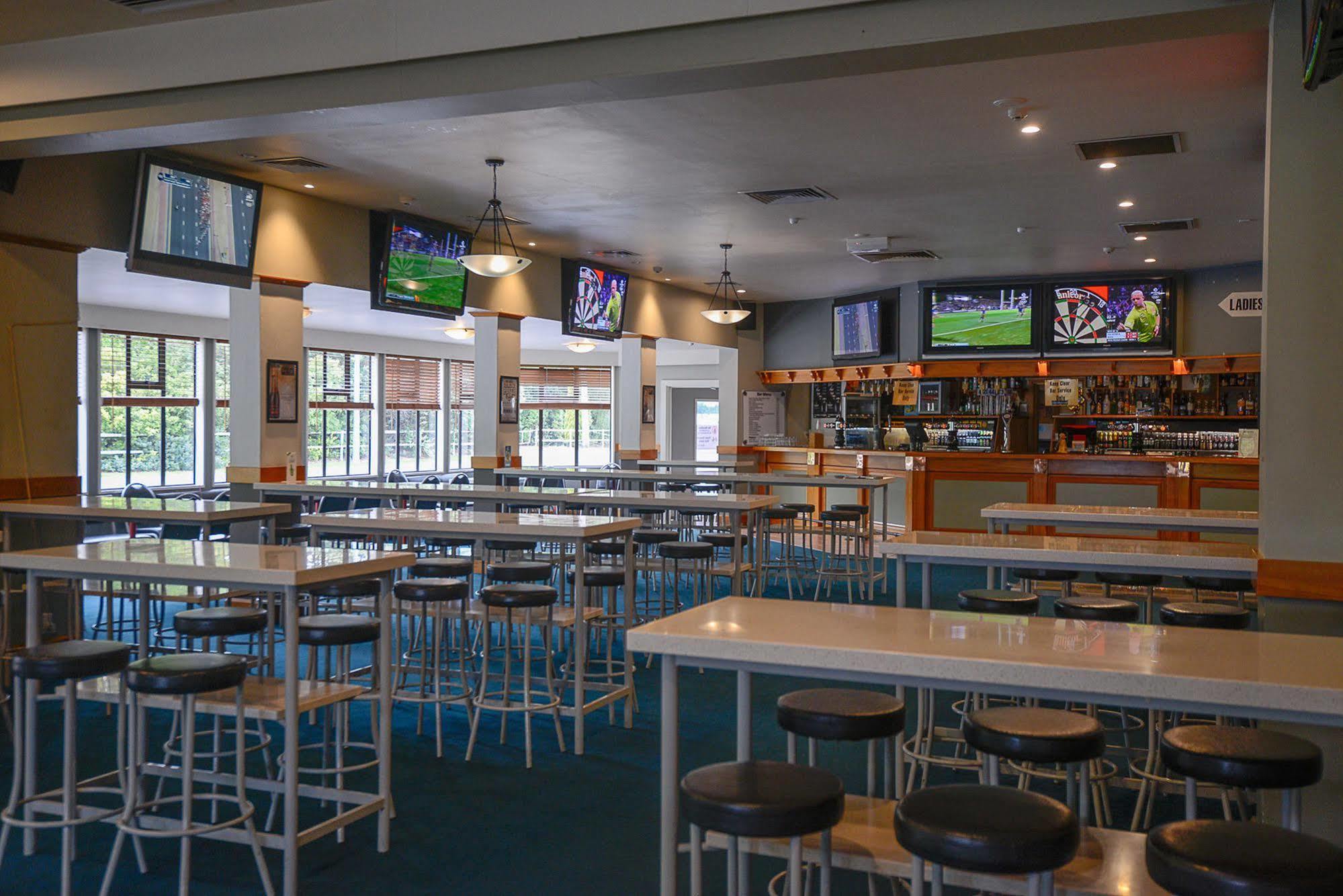 Racecourse Hotel And Motor Lodge Christchurch Eksteriør bilde